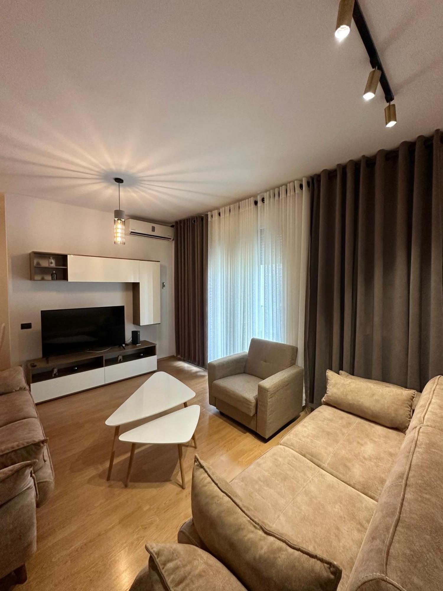Lake Escape - Home 2 Tirana Bagian luar foto
